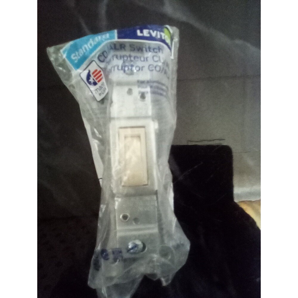 Leviton CO/ALR 15 Amp 125 Volt Ivory Switch